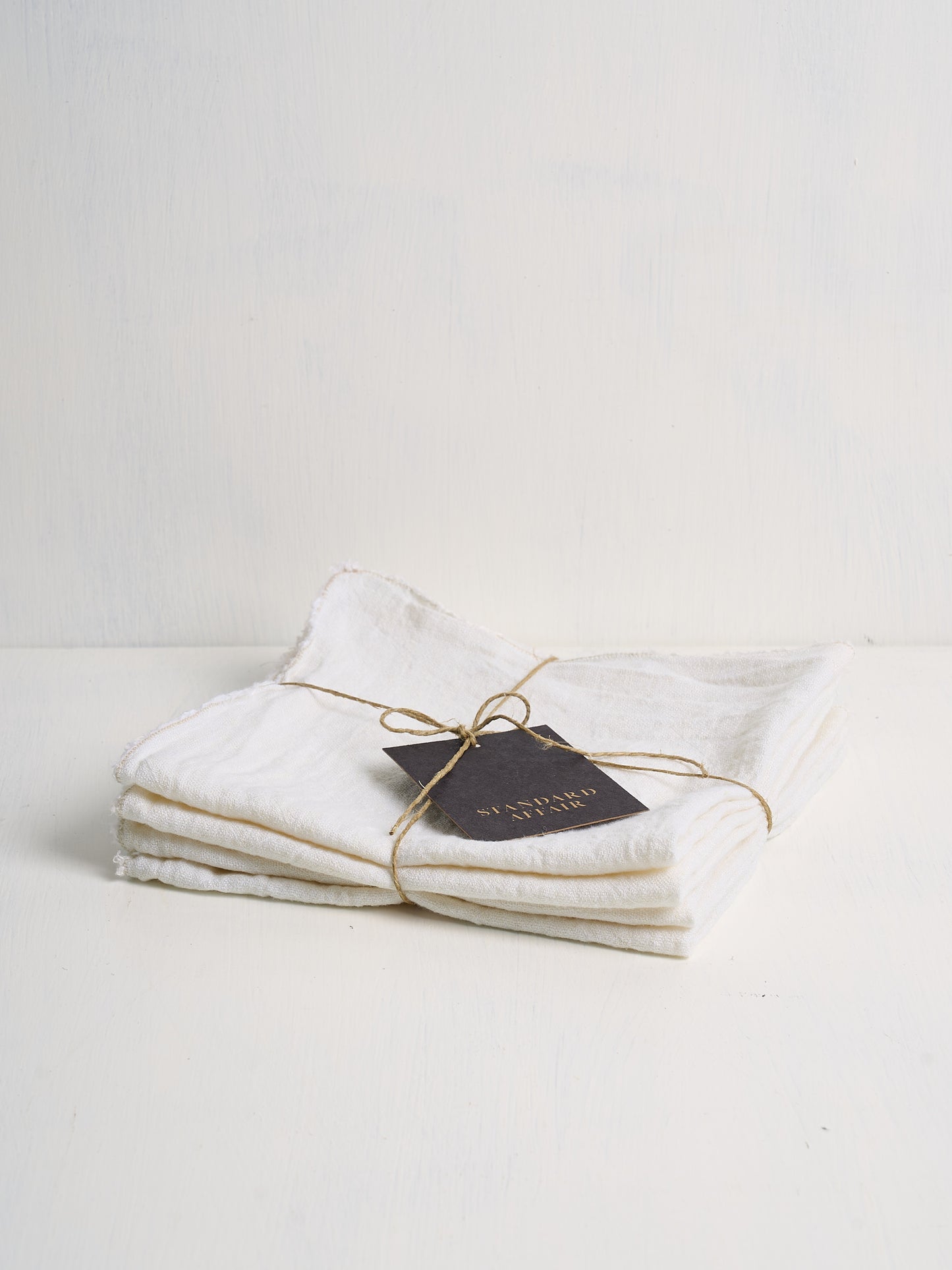 Philo Linen Napkins in White